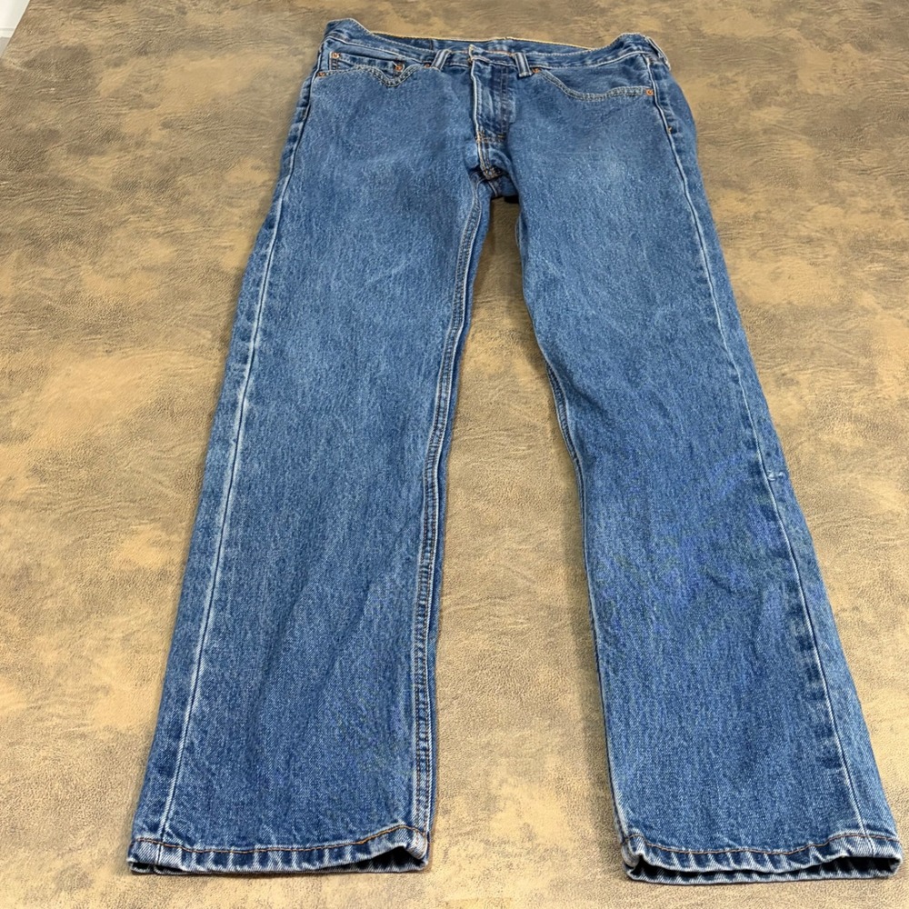 Levis 505 Regular Fit Jeans Mens 32x32 Blue Medium Wash Straight Leg Denim